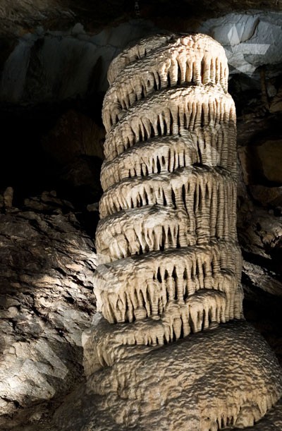 jaskinia bielańska - skalna formacja
